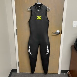 Mens Large Xterra Volt Triathlon / swimming / race / training wetsuit.